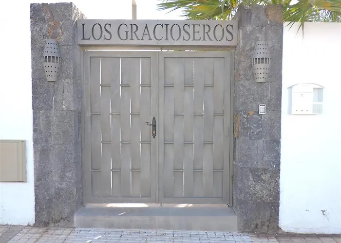 Апартаменти Gracioseros 106 *